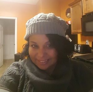 Meet your Posher, Raquel